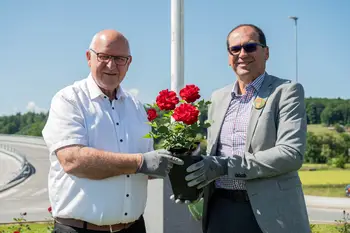 Nasad vrtnic kot poklon 30-letnici Občine Ivančna Gorica