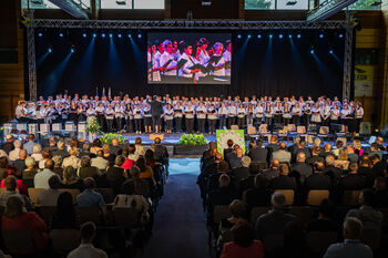 Veličasten združeni pevski zbor zapel v počastitev 30-letnice Občine Ivančna Gorica