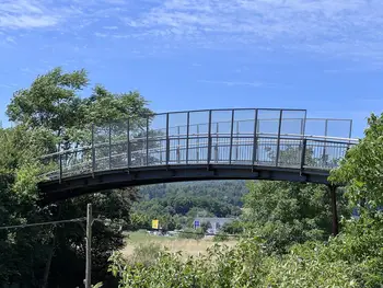 Rekonstrukcija jeklene konstrukcije – nadhod nad železniško progo na Livarski ulici v Ivančni Gorici (jeklena brv za pešce in kolesarje)