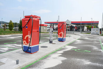 V Ivančni Gorici kmalu nov ultra hitri polnilni park Petrol