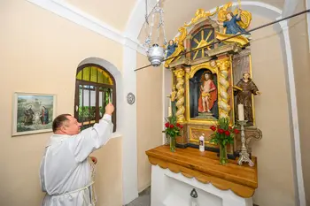 Blagoslov obnovljenega oltarja Pintarjeve kapelice