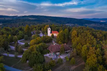 GLASOVANJE: Lavričeva koča na Gradišču ponovno v izboru za Naj planinsko kočo 2025