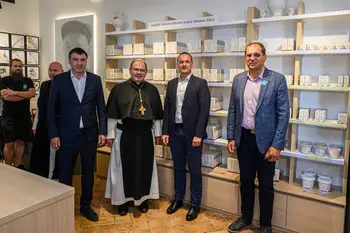 Slovesno odprtje prenovljenih prostorov zeliščne lekarne Sitik