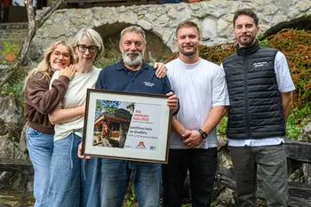 Lavričevi koči plaketa za naj planinsko kočo 2025