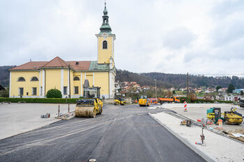 Pričelo se je asfaltiranje križišča v Žabjeku