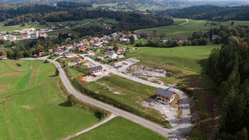 Javna dražba za prodajo nepremičnine v Dečji vasi