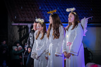 Z Miklavževim večerom v Ivančni Gorici vstopili v praznične dni veselega decembra Z Miklavževim večerom v Ivančni Gorici vstopili v praznične dni veselega decembra