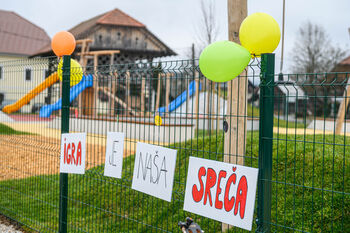 Zagradec bogatejši za sodobno otroško igrišče