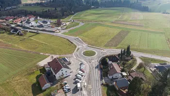 Javni natečaj za izbor najboljšega idejnega predloga ureditve sredinskega otoka krožišča Gabrovčec
