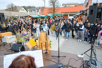 Uspešno izvedena 6. Čebelarska ulica v Ivančni Gorici Uspešno izvedena 6. Čebelarska ulica v Ivančni Gorici