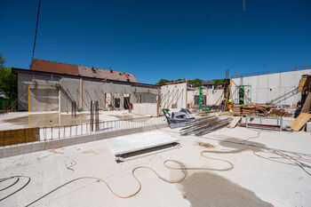 Gradnja Kulturno upravnega centra Ivančna Gorica po letu dni vidno napreduje