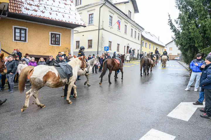 Tradicionalni blagoslov konj v Šentvidu pri Stični