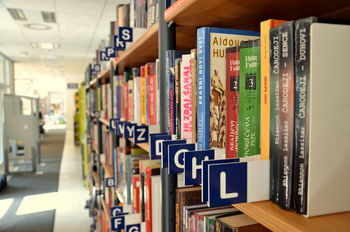 KNJIŽNICA Janeza Trdina Mengeš KNJIŽNICA Janeza Trdina Mengeš