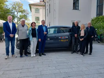 Občina Radovljica predala namenu novo vozilo za projekt Prostofer