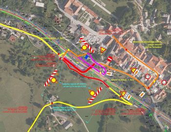 Popolna zapora Ceste svobode pri mostu čez železnico