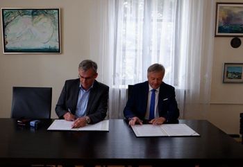 Podpisana pogodba za izvedbo projekta zunanje ureditve pri šoli v Begunjah