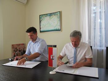 Podpisana pogodba za gradnjo komunalne infrastrukture v Kamni Gorici