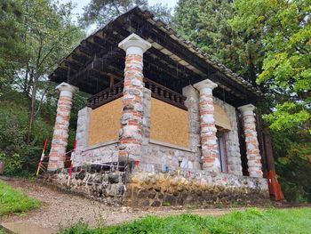 Začasna zaščita objektov Plečnikovih paviljonov v Begunjah