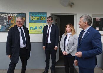 Evropski komisar in minister sta obiskala PUM-O v Radovljici