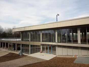 Ponovno podaljšanje roka za prejem ponudb v postopku javnega zbiranja ponudb za oddajo nepremičnine – poslovnega prostora za izvajanje gostinske dejavnosti na kopališču v Radovljici