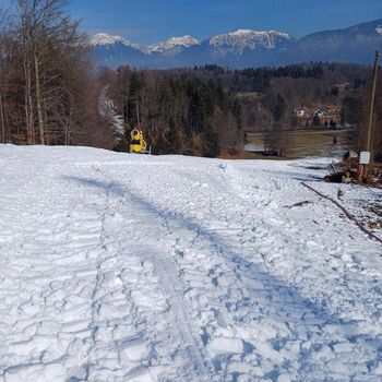Med počitnicami odprto smučišče v Kamni Gorici