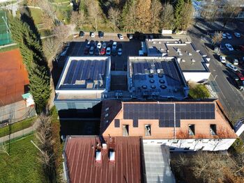Občina Radovljica vlaga v trajnostno prihodnost: sončne elektrarne na občinskih objektih