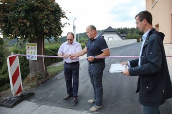 ODPRLI PRENOVLJENI DEL CESTE