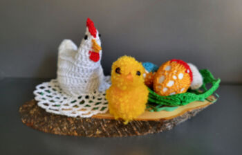 Razstava kvačkanih in papirnih izdelkov "Lepa je pomlad"