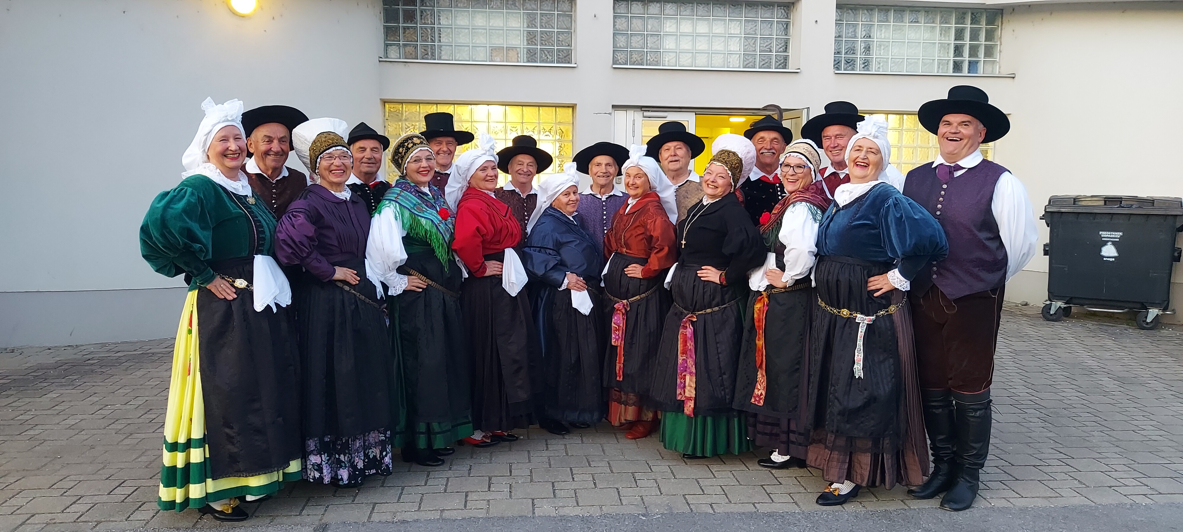 KUD Folklorna skupina Rožmarin Vnanje Gorice