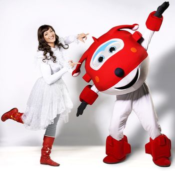 OTROŠKO NOVO LETO Z ALENKO KOLMAN IN JANOM IZ SUPER KRIL TER PRIHOD DEDKA MRAZA