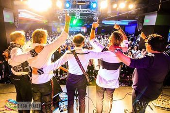 NOVOLETNA ZABAVA Z SKUPINO MAMBO KINGS