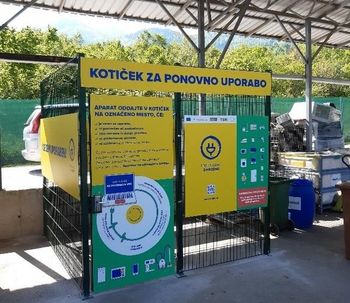Kotiček za oddajo še delujočih aparatov na zbirnem centru v Bohinjski Bistrici