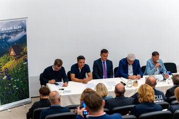 Novinarska konferenca Skupnost Julijske Alpe pred poletno sezono 2025