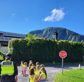 Spremstvo otrok v Srednji vasi ob začetku novega šolskega leta