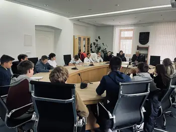 Predstavniki otroškega parlamenta na obisku pri županu