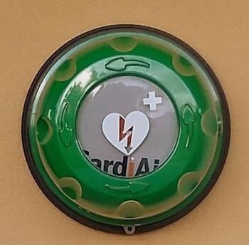 OBVESTILO – ZAČASNA ODSTRANITEV DEFIBRILATORJA