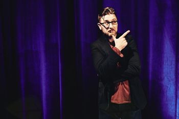 TRZNFEST: Stand up: Gašper Bergant