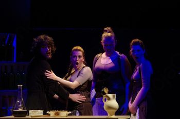 Trznfest - Komedija: Hamlet v pikantni omaki