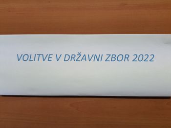 Obvestilo o dodelitvi brezplačnih plakatnih mest za državnozborske volitve, ki bodo 24. 4. 2022