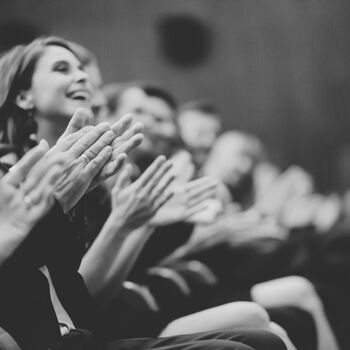 Predstava: Osem črk, prva je L