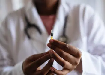 Cepljenje proti KME, sezonski gripi, COVID-19, HPV, RSV, oslovskem kašlju