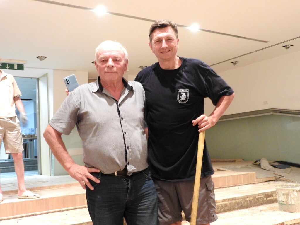 Kulturni hram Ignacija Borštnika - v Cerkljah čistil tudi Borut Pahor