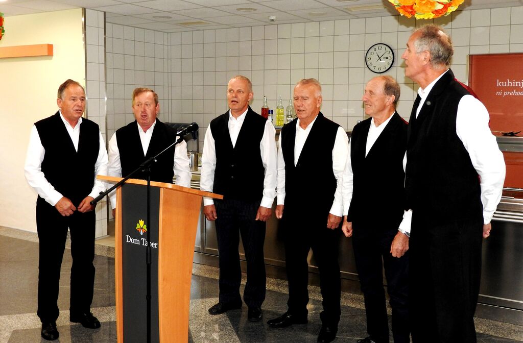 Osma obletnica Doma Taber