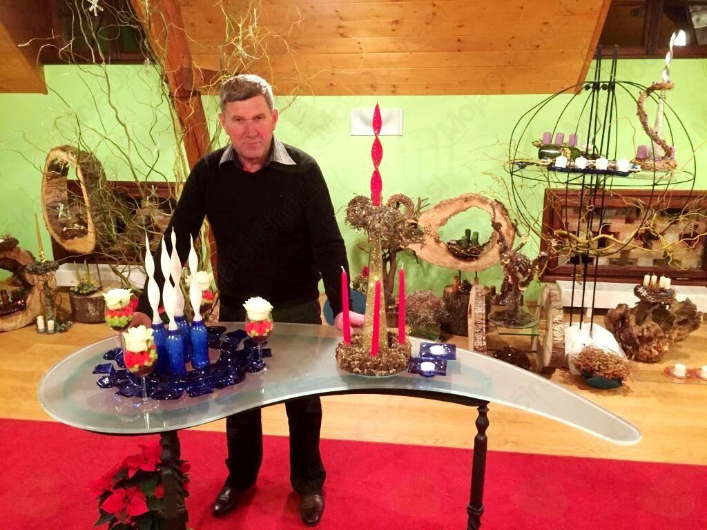 Razstava unikatnih adventnih venčkov navdušila
