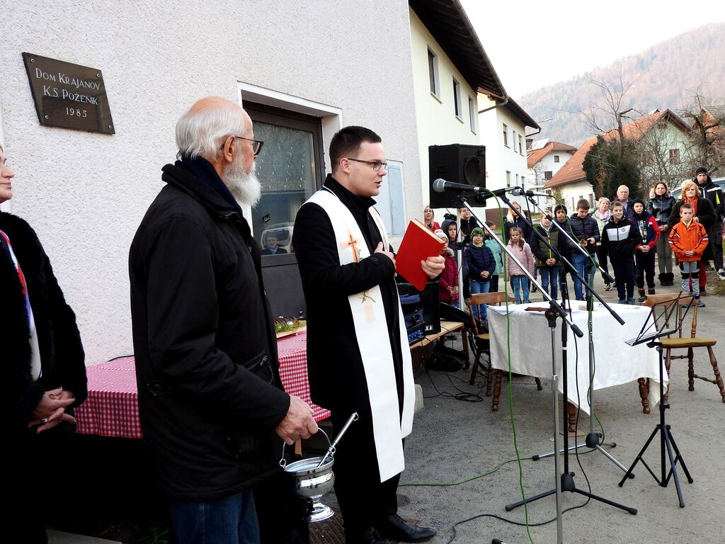 Na slovesnosti v Poženiku sodelovala več kot polovica vaščanov