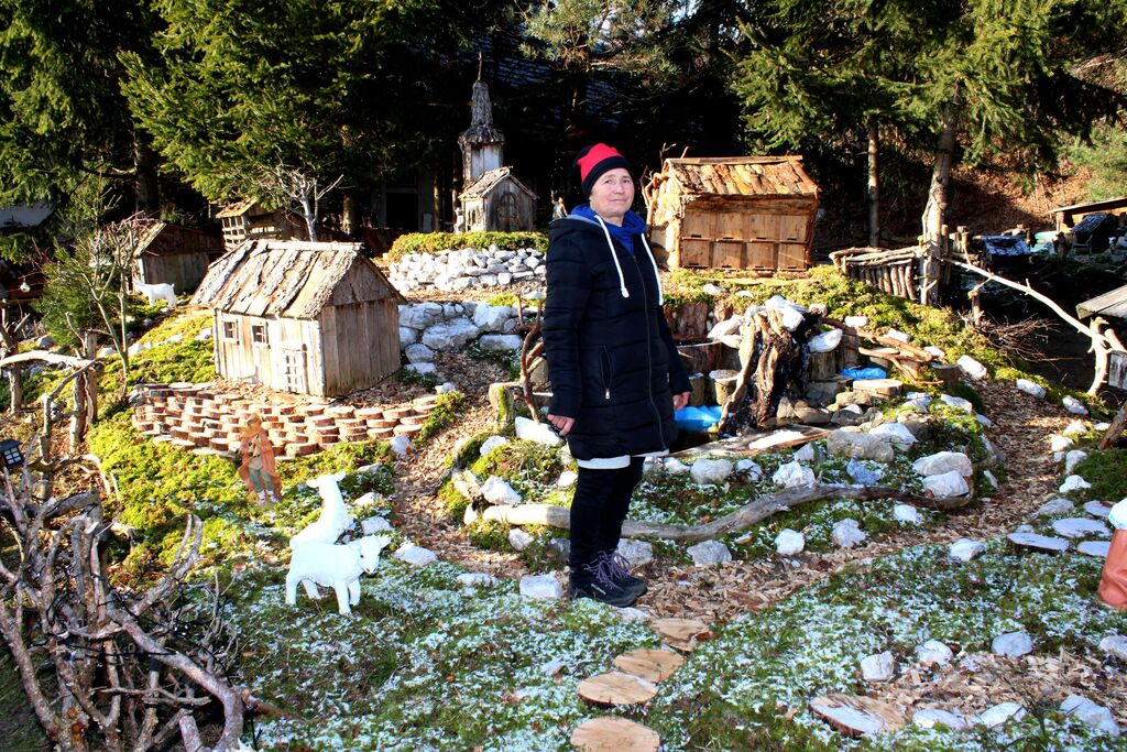 Helena je jaslice na Viševci postavila v znak zahvale