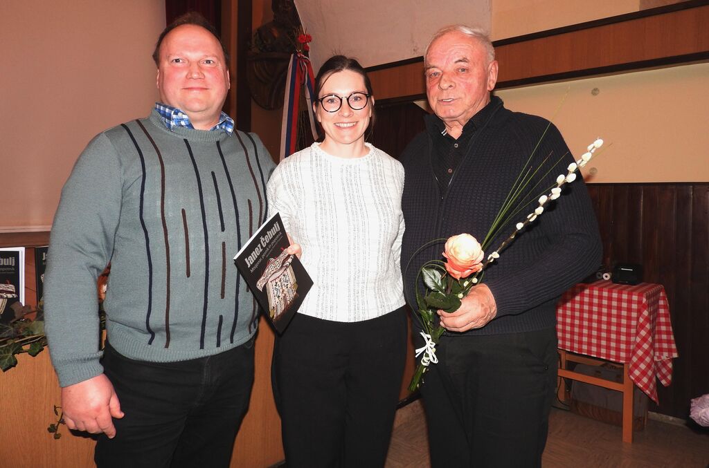 V Adergasu predstavili knjigo Janez Čebulj: misijonar, pesnik in popotnik