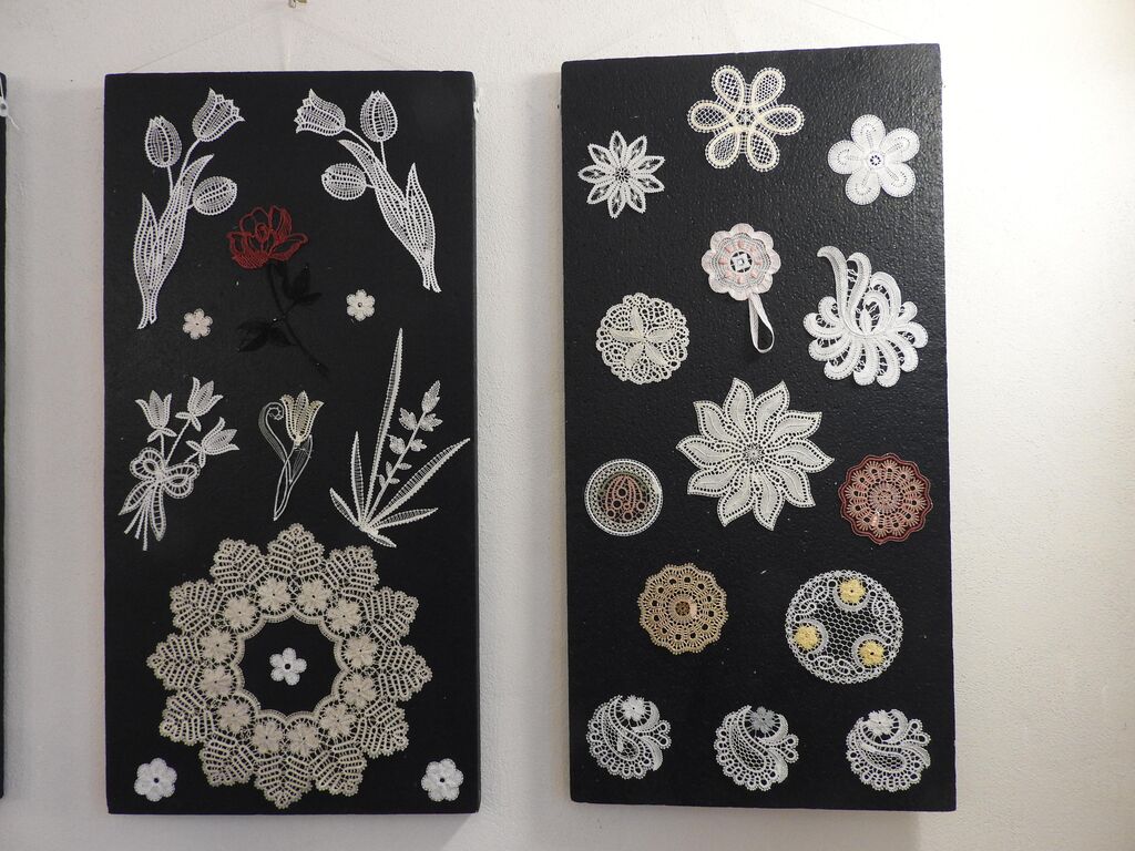 Razstava - v poklon vsem ženam, dekletom in predvsem materam ob njihovem prazničnem marcu