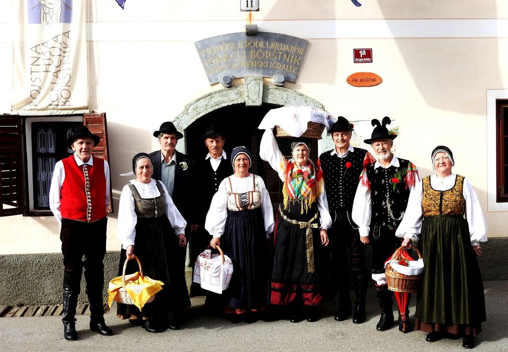 Po petdesetih letih obudili običaj in spet nesli jedi k žegnu