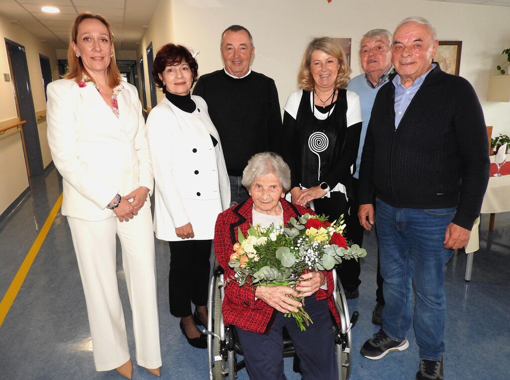 Slavica Gartner v Domu Taber praznovala 102. rojstni dan